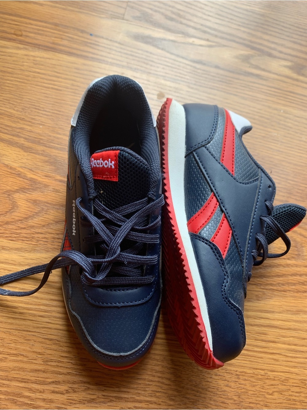 Reebok Kids Navy and Red Low-Top Sneakers Like New Boy Size 13 Shoes